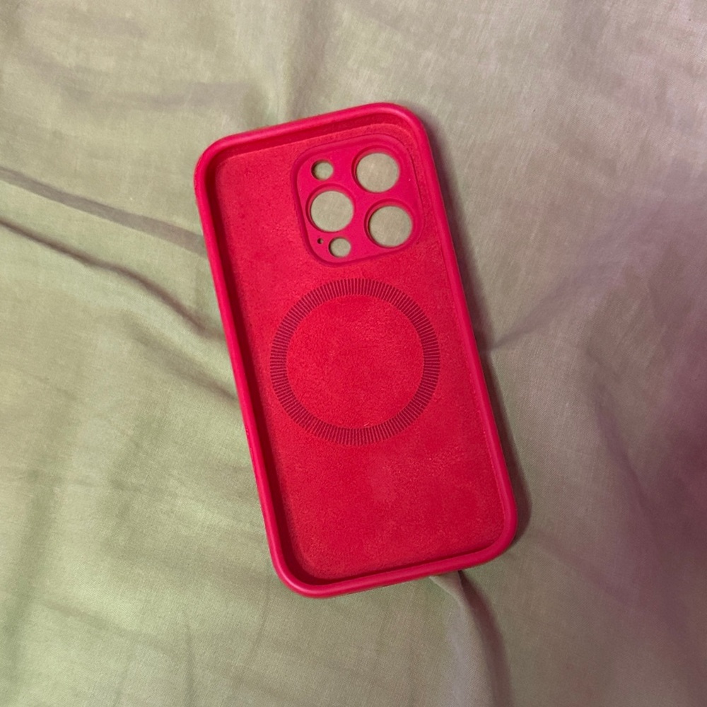 iPhone 12/12Pro Case - Red Silicone